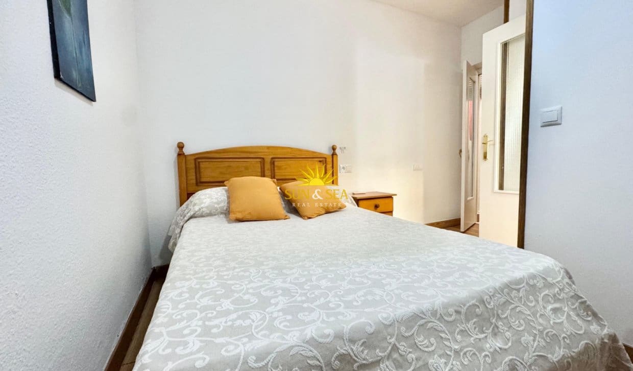Appartement de 1 chambre à louer à Gran Alacant avec piscine - 700 € (Ref: 9474401)