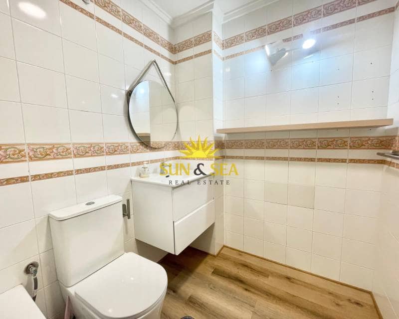 Estudio de 1 habitación en Torrevieja en alquiler con piscina - 700 € (Ref: 9479261)