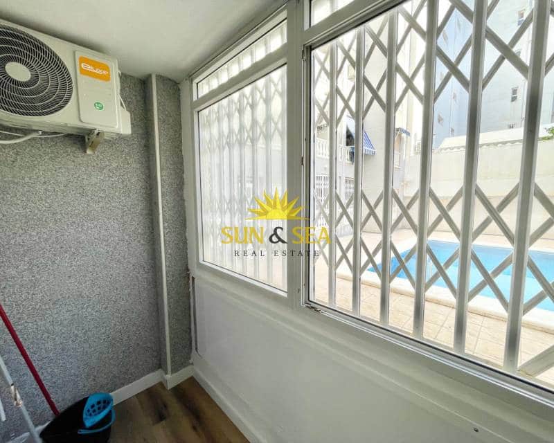 Estudio de 1 habitación en Torrevieja en alquiler con piscina - 700 € (Ref: 9479261)