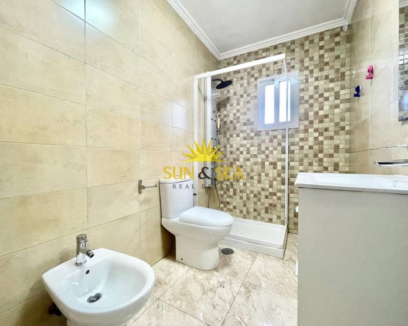 3 bedroom Apartment for rent in Torrevieja with pool - € 800 (Ref: 9479262)