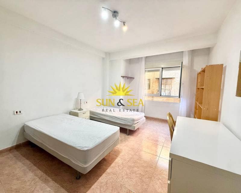 4 camera da letto Appartamento da affittare in Murcia citta - 1.050 € (Rif: 9479404)