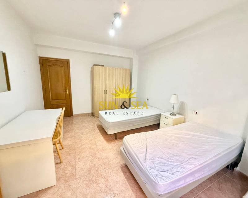 4 camera da letto Appartamento da affittare in Murcia citta - 1.050 € (Rif: 9479404)