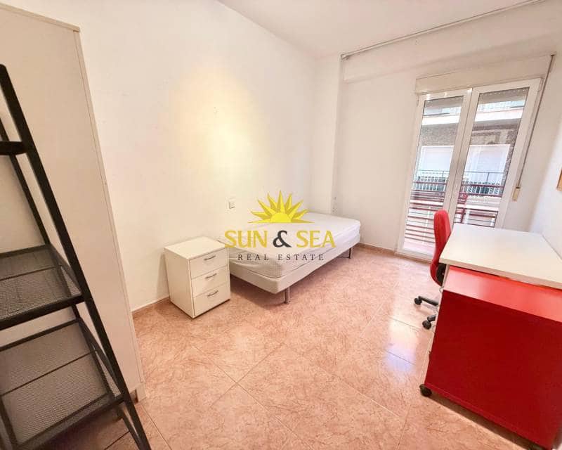 4 camera da letto Appartamento da affittare in Murcia citta - 1.050 € (Rif: 9479404)