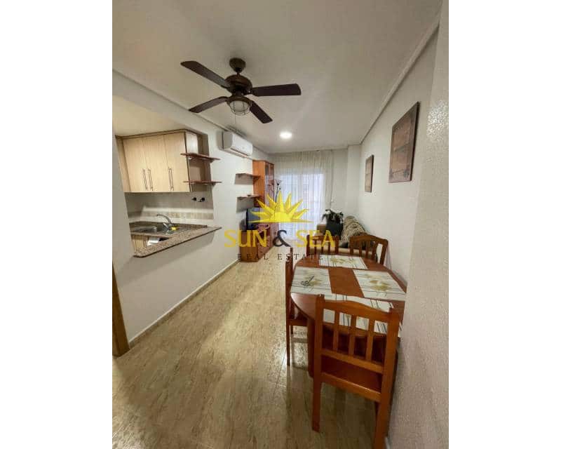 2 sovrum Lägenhet att hyra i Torrevieja - 780 € (Ref: 9479406)