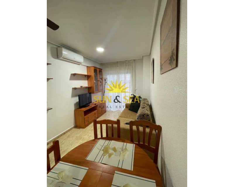 2 sovrum Lägenhet att hyra i Torrevieja - 780 € (Ref: 9479406)