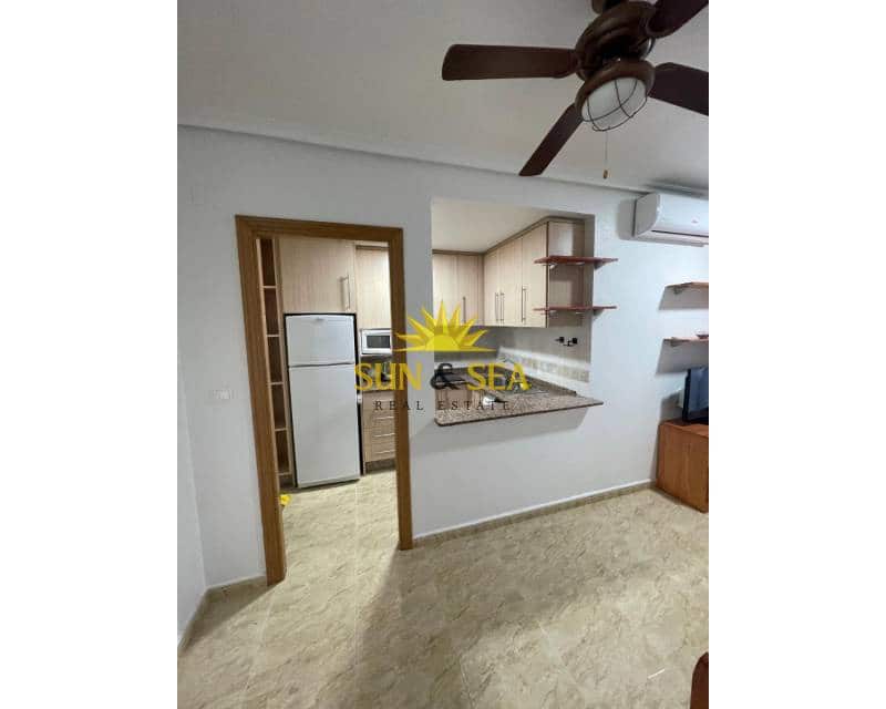 2 sovrum Lägenhet att hyra i Torrevieja - 780 € (Ref: 9479406)