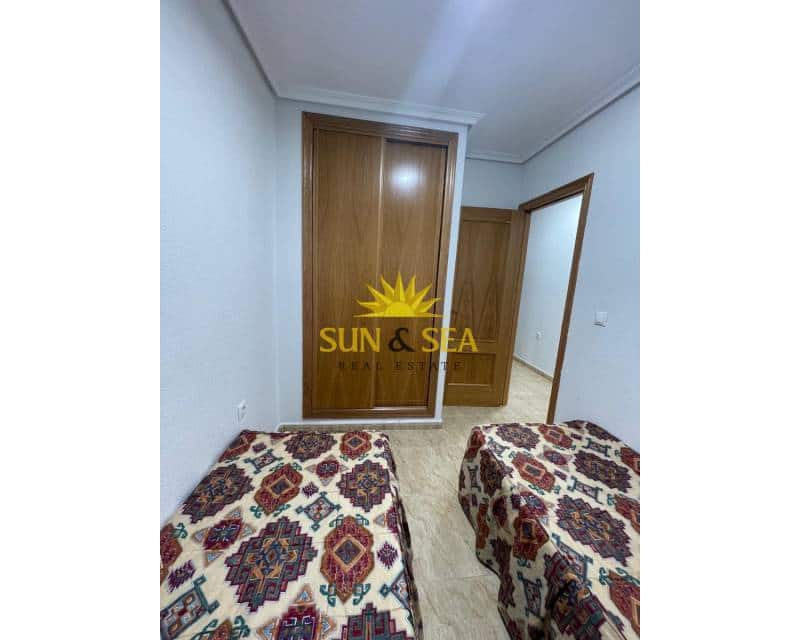 2 sovrum Lägenhet att hyra i Torrevieja - 780 € (Ref: 9479406)