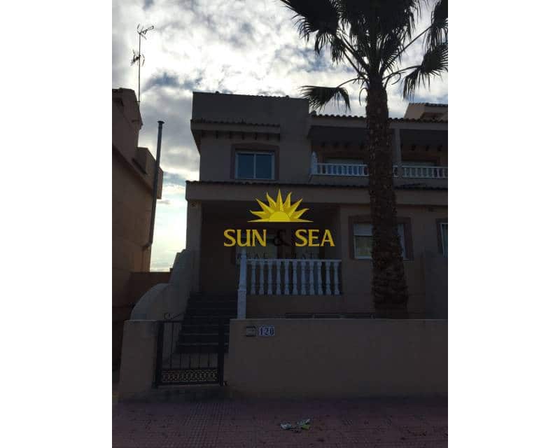 Apartamento de 2 habitaciones en Daya Nueva en venta con garaje - 260.000 € (Ref: 9479407)