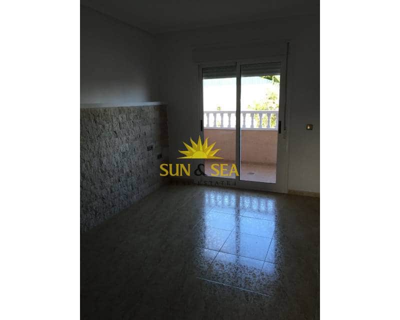 Apartamento de 2 habitaciones en Daya Nueva en venta con garaje - 260.000 € (Ref: 9479407)