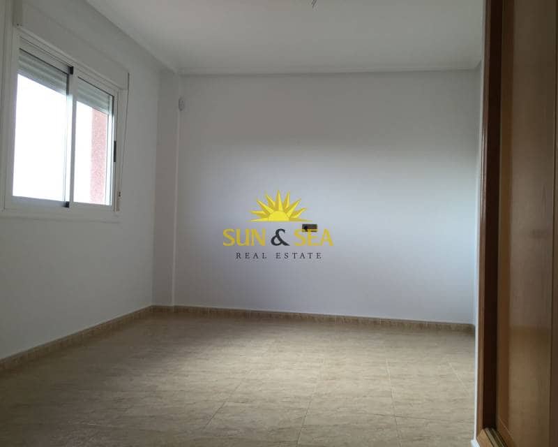 Apartamento de 2 habitaciones en Daya Nueva en venta con garaje - 260.000 € (Ref: 9479407)