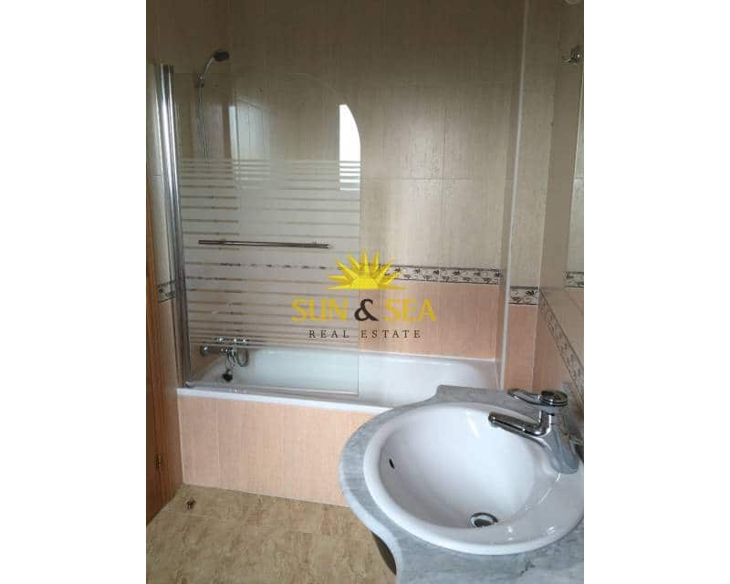 Apartamento de 2 habitaciones en Daya Nueva en venta con garaje - 260.000 € (Ref: 9479407)