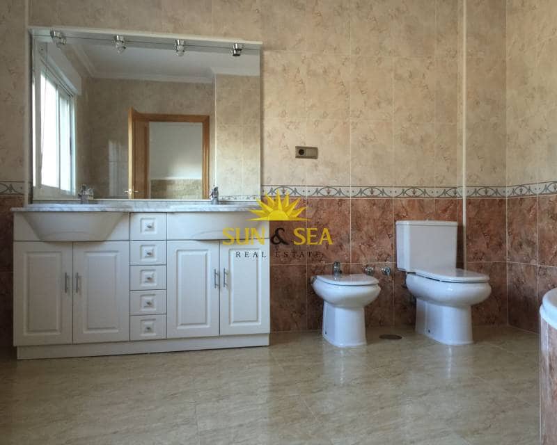 Apartamento de 2 habitaciones en Daya Nueva en venta con garaje - 260.000 € (Ref: 9479407)