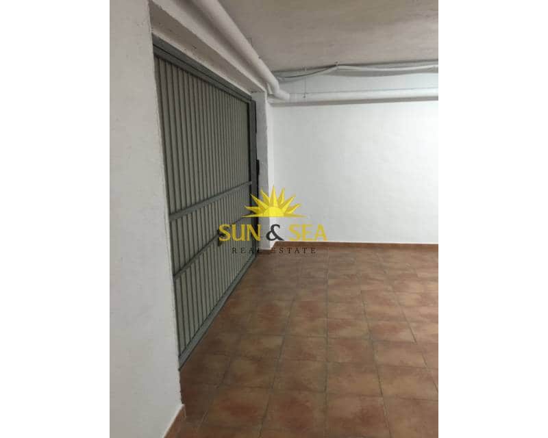 Apartamento de 2 habitaciones en Daya Nueva en venta con garaje - 260.000 € (Ref: 9479407)