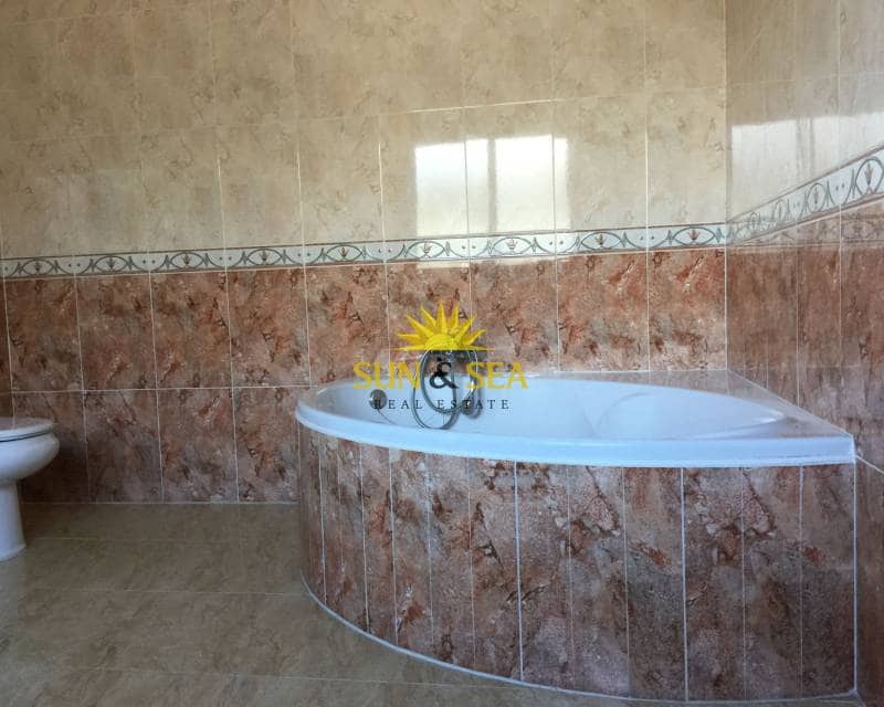 Apartamento de 2 habitaciones en Daya Nueva en venta con garaje - 260.000 € (Ref: 9479407)