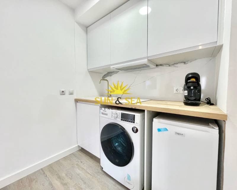 1 soverom Studio til leie i Torrevieja med svømmebasseng - € 700 (Ref: 9479408)