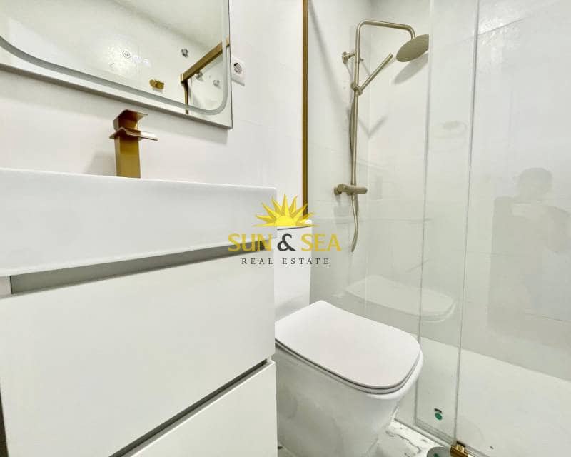 1 soverom Studio til leie i Torrevieja med svømmebasseng - € 700 (Ref: 9479408)