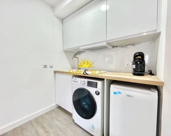 Studio de 1 chambre à louer à Avenida Habaneras - Curva de Palangre, Torrevieja avec piscine - 700 € (Ref: 9479408)