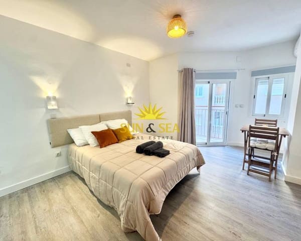 Estudio de 1 habitación en Avenida Habaneras - Curva de Palangre, Torrevieja en alquiler con piscina - 700 € (Ref: 9479408)