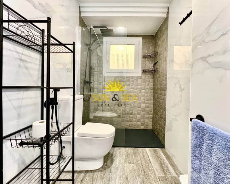 2 quarto Apartamento para arrendar em Torrevieja com piscina - 1 000 € (Ref: 9480738)