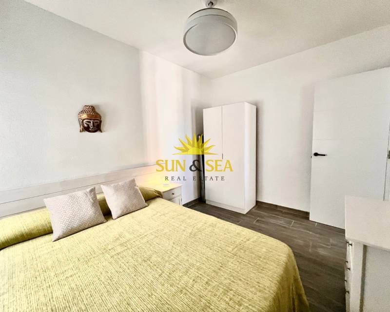 2 quarto Apartamento para arrendar em Torrevieja com piscina - 1 000 € (Ref: 9480738)