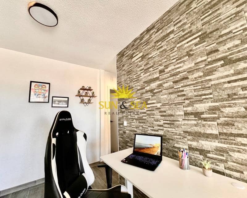 2 quarto Apartamento para arrendar em Torrevieja com piscina - 1 000 € (Ref: 9480738)