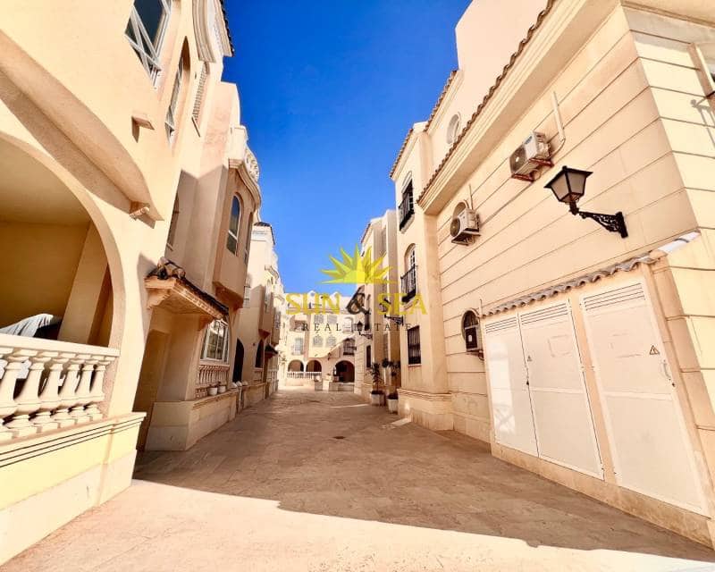 2 quarto Apartamento para arrendar em Torrevieja com piscina - 1 000 € (Ref: 9480738)