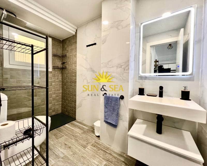 2 quarto Apartamento para arrendar em Torrevieja com piscina - 1 000 € (Ref: 9480738)