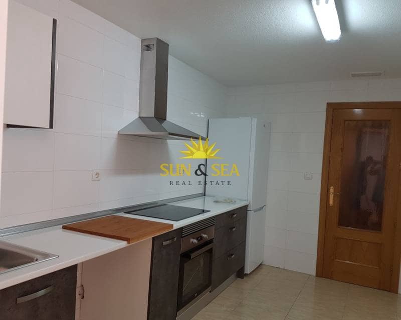 4 bedroom Apartment for sale in Molina de Segura with garage - € 180,000 (Ref: 9480739)