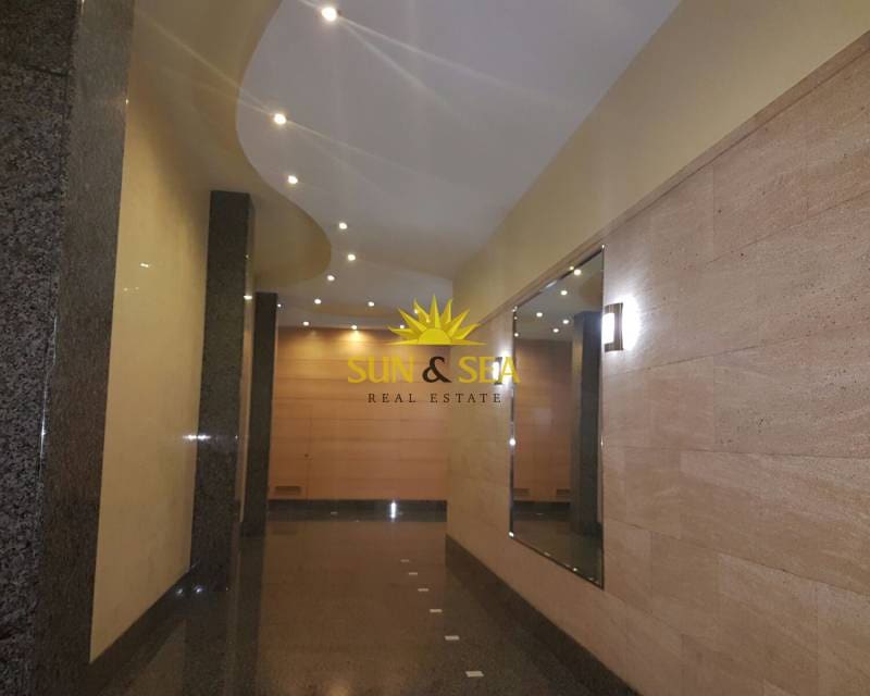 4 bedroom Apartment for sale in Molina de Segura with garage - € 180,000 (Ref: 9480739)