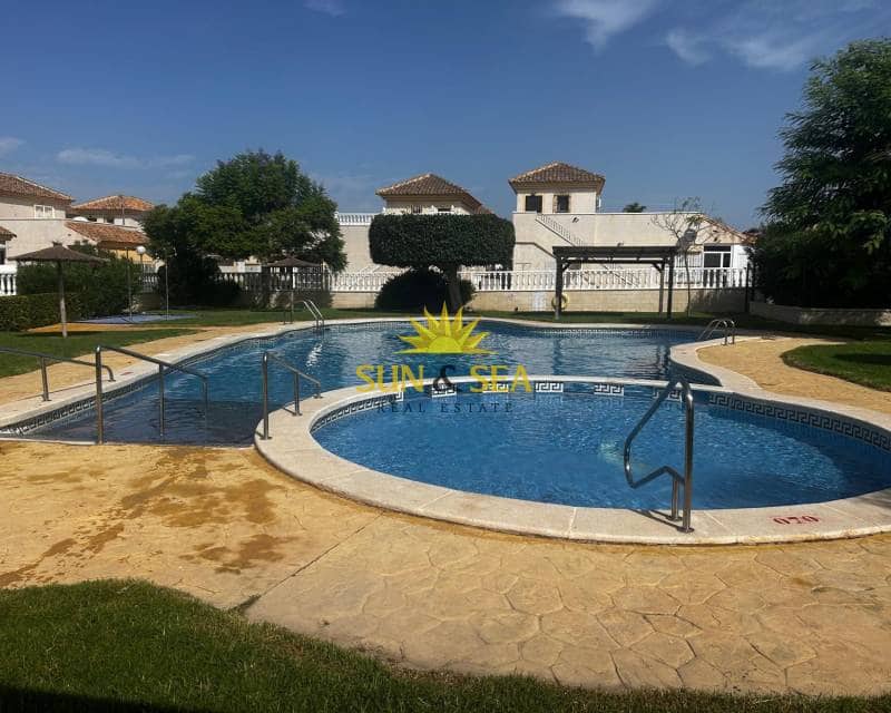 Apartamento de 3 habitaciones en Algorfa en alquiler con piscina - 1.200 € (Ref: 9481360)