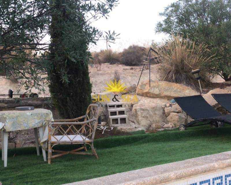 3 bedroom Villa for sale in Busot with pool garage - € 210,000 (Ref: 9481361)