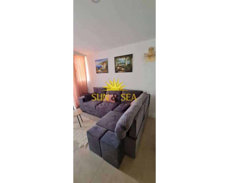 1 bedroom Apartment for rent in Torrevieja with pool - € 650 (Ref: 9481437)