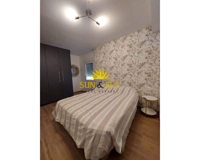 Apartamento de 3 habitaciones en Alicante / Alacant ciudad en alquiler - 1.400 € (Ref: 9481541)