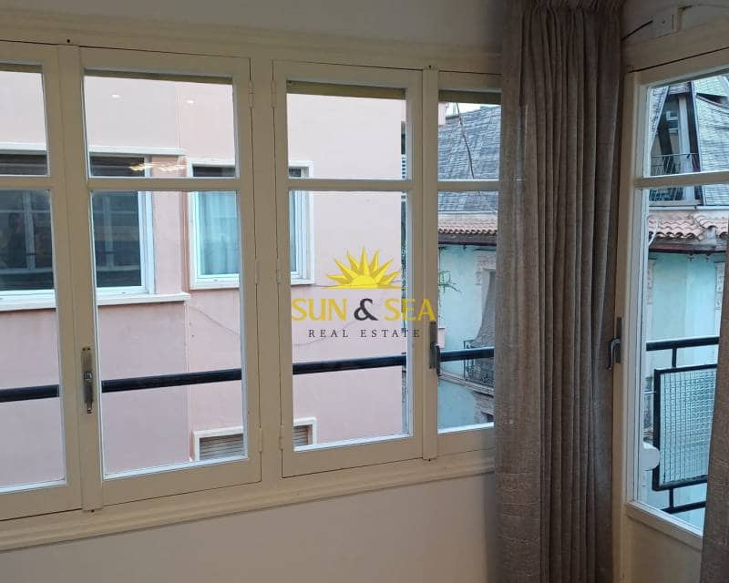 3 bedroom Apartment for sale in Alicante / Alacant city - € 330,000 (Ref: 9482210)