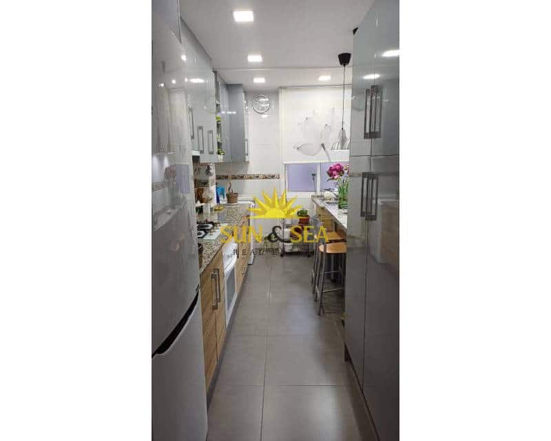 3 bedroom Apartment for sale in Alicante / Alacant city - € 330,000 (Ref: 9482210)