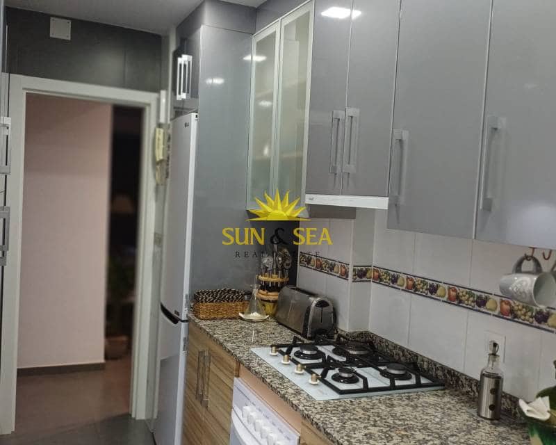 3 bedroom Apartment for sale in Alicante / Alacant city - € 330,000 (Ref: 9482210)