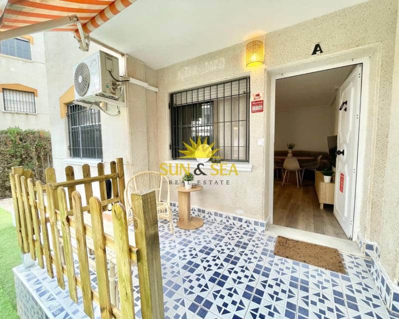 Apartamento de 2 habitaciones en Punta Prima en alquiler con piscina - 825 € (Ref: 9482212)