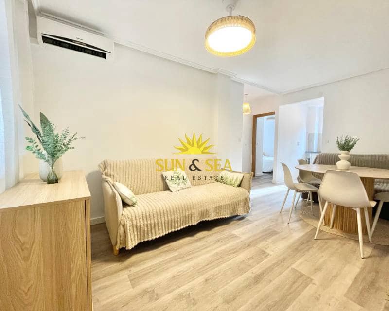 Apartamento de 2 habitaciones en Punta Prima en alquiler con piscina - 825 € (Ref: 9482212)