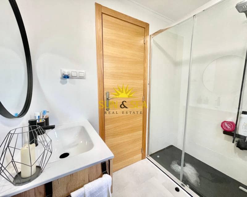 Apartamento de 2 habitaciones en Punta Prima en alquiler con piscina - 825 € (Ref: 9482212)