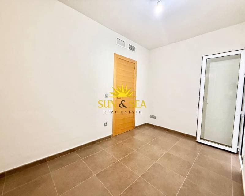 3 slaapkamer Appartement te koop in Almoradi - € 125.000 (Ref: 9482406)