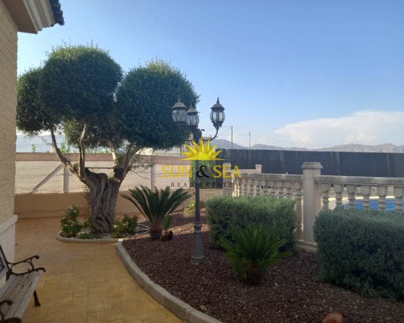 4 soveværelse Villa til salg i Orihuela med swimmingpool garage - € 375.000 (Ref: 9483190)