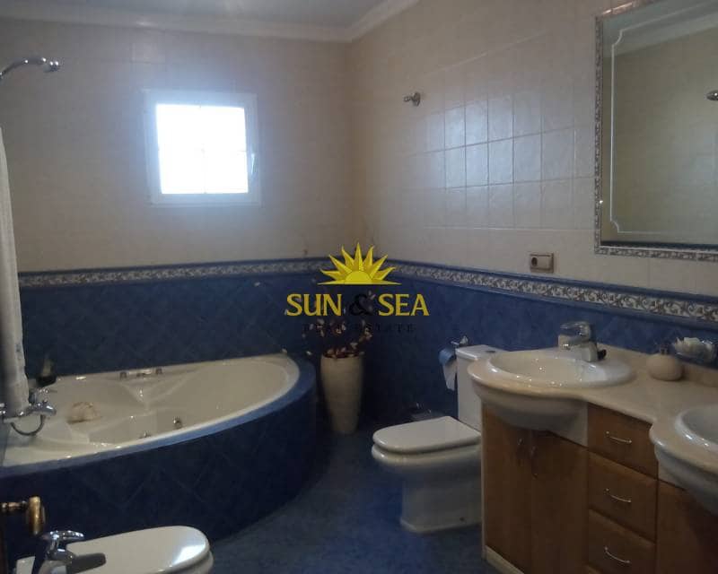 4 soveværelse Villa til salg i Orihuela med swimmingpool garage - € 375.000 (Ref: 9483190)