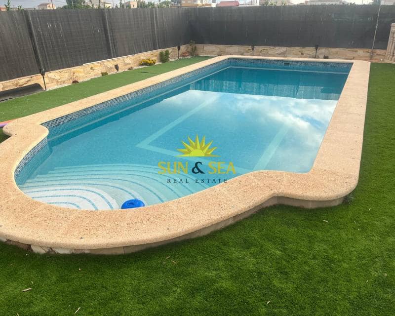 4 soveværelse Villa til salg i Orihuela med swimmingpool garage - € 375.000 (Ref: 9483190)