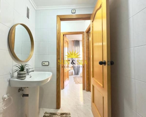 Apartamento de 2 habitaciones en Nueva Torrevieja, Torrevieja en venta con piscina - 150.000 € (Ref: 9483936)