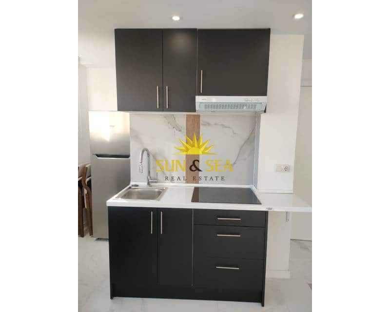 2 bedroom Penthouse for rent in Alicante / Alacant city - € 1,000 (Ref: 9483937)