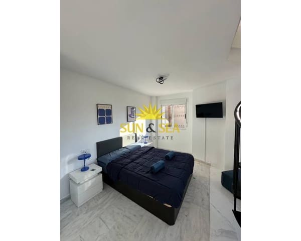 Penthouse de 2 chambres à louer à Carolinas Altas, Alicante ville - 1 000 € (Ref: 9483937)