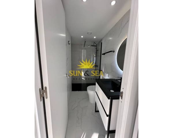 Penthouse de 2 chambres à louer à Carolinas Altas, Alicante ville - 1 000 € (Ref: 9483937)