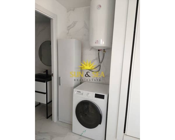 Penthouse de 2 chambres à louer à Carolinas Altas, Alicante ville - 1 000 € (Ref: 9483937)