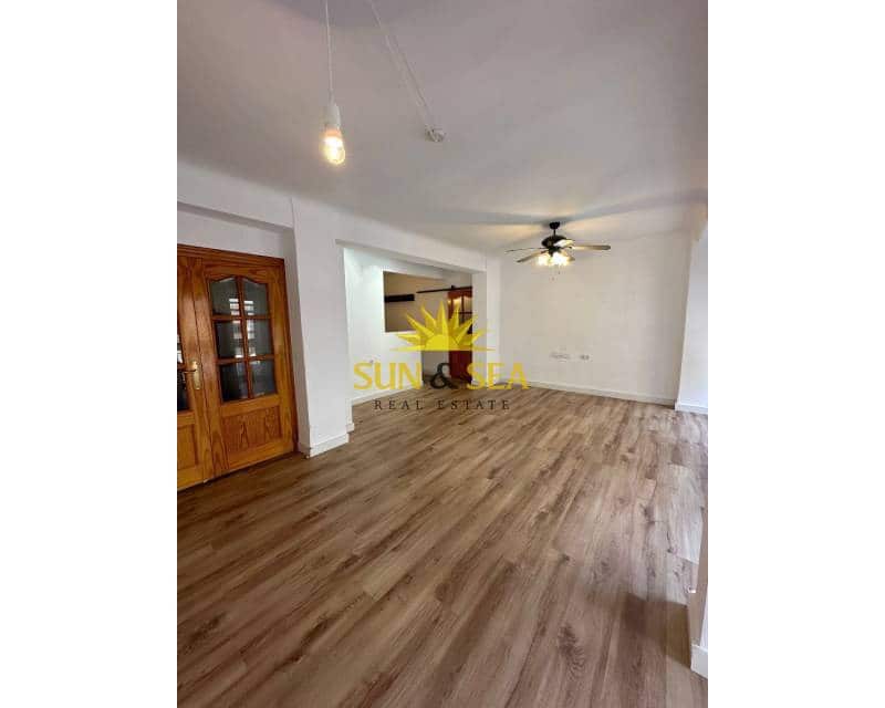 2 bedroom Apartment for rent in Cartagena - € 1,200 (Ref: 9484065)