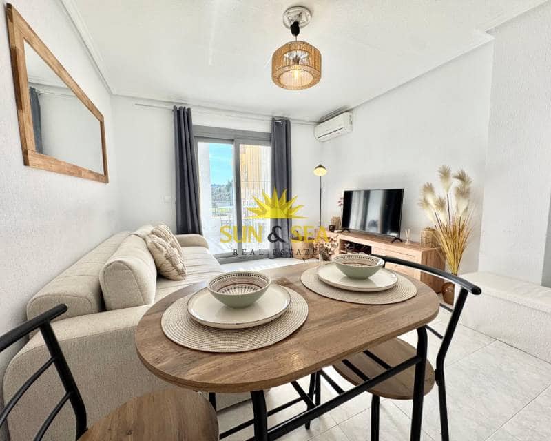 2 makuuhuone Omakotitalo vuokrattavana paikassa Ciudad Quesada - 800 € (Ref: 9493852)